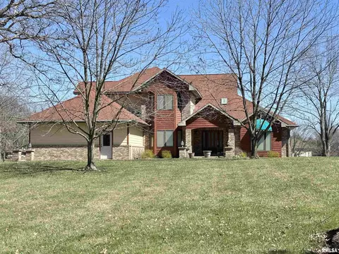112 Lonergan Ln, Jacksonville, IL 62650