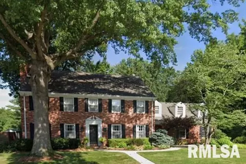 3225 W Point Dr, Springfield, IL 62704