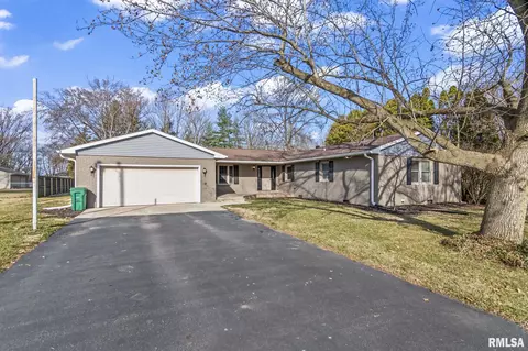 61 Longview Dr, Springfield, IL 62712