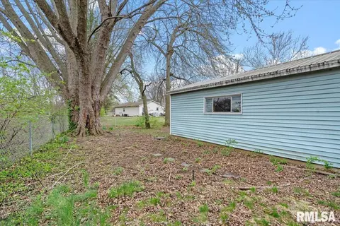 Exterior - 2628 Kent Dr, Springfield, IL 62703 photo 2 of 4