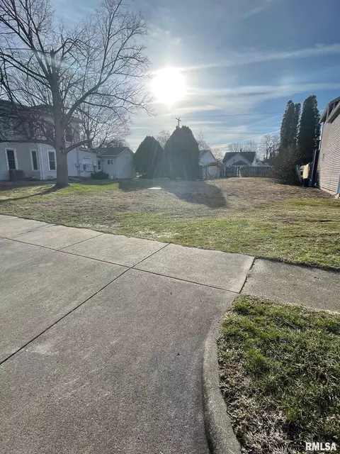 410 S Chicago St, Lincoln, IL 62656