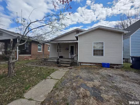 2004 Pasfield St, Springfield, IL 62704