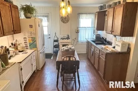 234 E Jefferson St, Greenview, IL 62642 photo 4