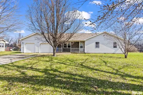 14314 Sandy Pt, Athens, IL 62613