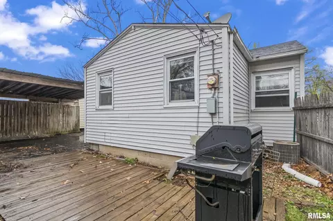 2364 E Keys Ave, Springfield, IL 62702 photo 2