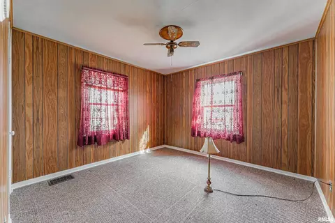 Bedroom - 1426 3rd St, Lincoln, IL 62656 photo 1 of 3
