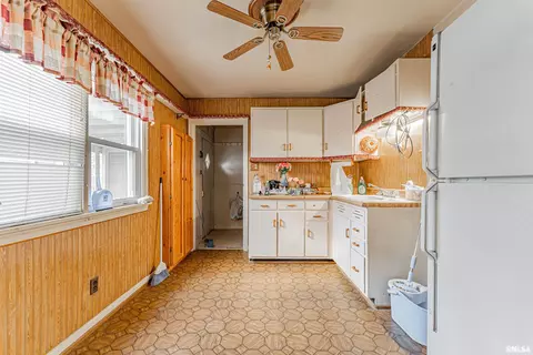 Kitchen - 1426 3rd St, Lincoln, IL 62656 photo 1 of 2