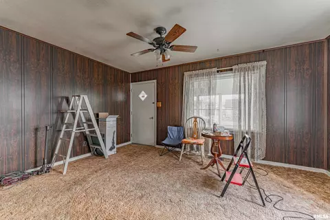 Living - 1426 3rd St, Lincoln, IL 62656 photo 2 of 2