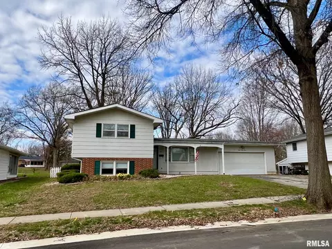 823 Independence Rdg, Springfield, IL 62702
