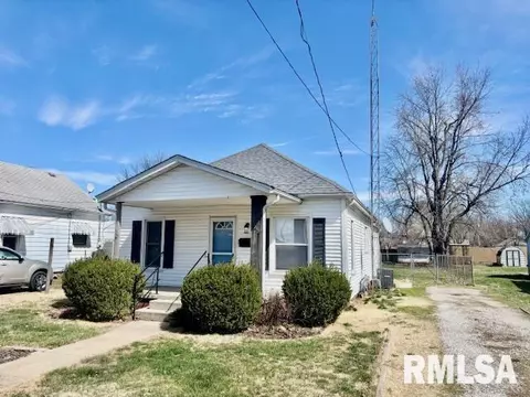 922 N Noble St, Virden, IL 62690