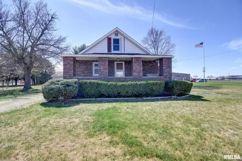1714 1712 W Spresser St, Taylorville, IL 62568