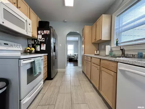 2153 S State St, Springfield, IL 62704 photo 9