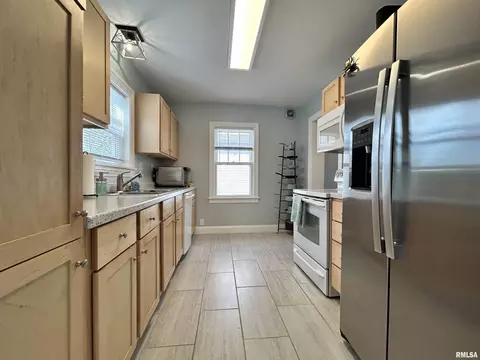 2153 S State St, Springfield, IL 62704 photo 7