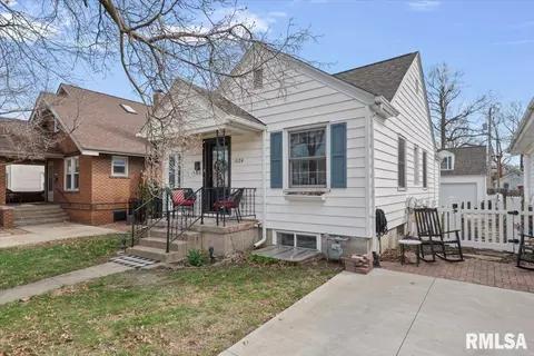 1824 S Walnut St, Springfield, IL 62704 photo 3