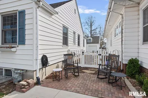 1824 S Walnut St, Springfield, IL 62704 photo 5