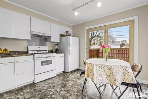 Kitchen - 2522 Burton Dr, Springfield, IL 62703 photo 1 of 1