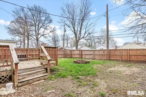 Exterior - 2522 Burton Dr, Springfield, IL 62703 photo 3 of 4