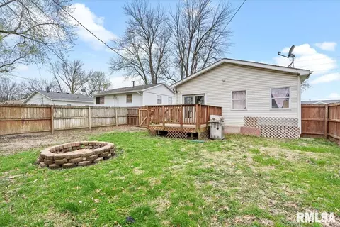 Exterior - 2522 Burton Dr, Springfield, IL 62703 photo 4 of 4