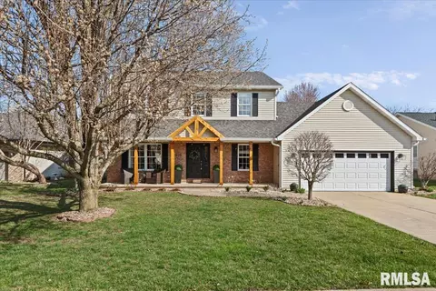 915 Mesa Dr, Chatham, IL 62629