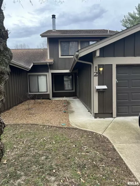 12 Juniper Ln, Springfield, IL 62704