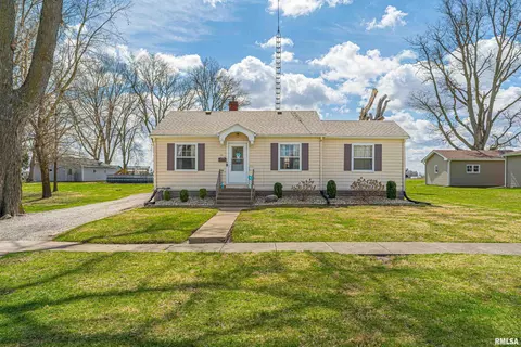 711 Elm St, Mason City, IL 62664