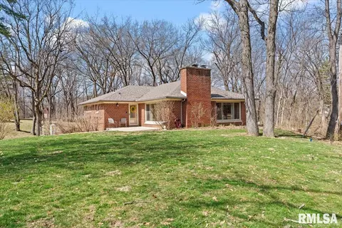 61 W Hazel Dell Ln, Springfield, IL 62703