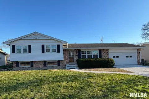 417 Pendik St, Jacksonville, IL 62650