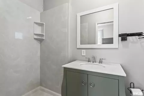 Bath - 1057 N Rutledge St, Springfield, IL 62702 photo 2 of 2