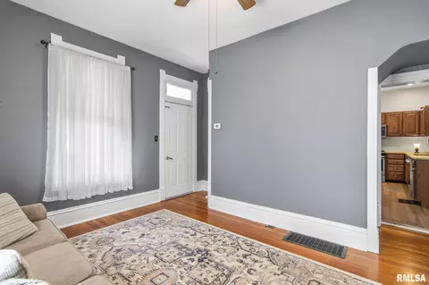 Entry Way - 1057 N Rutledge St, Springfield, IL 62702 photo 1 of 4