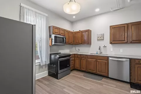 Kitchen - 1057 N Rutledge St, Springfield, IL 62702 photo 2 of 3