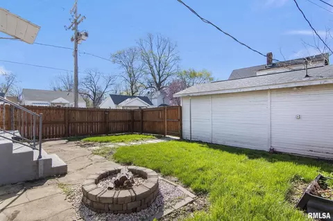 Exterior - 1057 N Rutledge St, Springfield, IL 62702 photo 7 of 9