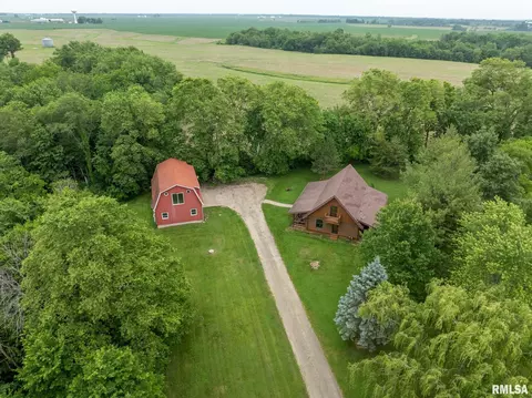 602 SE 13th St, Aledo, IL 61231