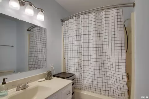 Bath - 214 N Ohio St, Camp Point, IL 62320 photo 2 of 2
