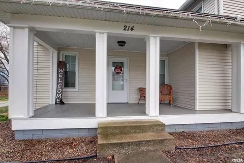 Exterior - 214 N Ohio St, Camp Point, IL 62320 photo 1 of 4