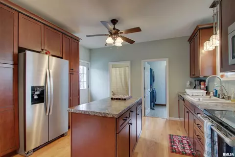Kitchen - 214 N Ohio St, Camp Point, IL 62320 photo 3 of 5