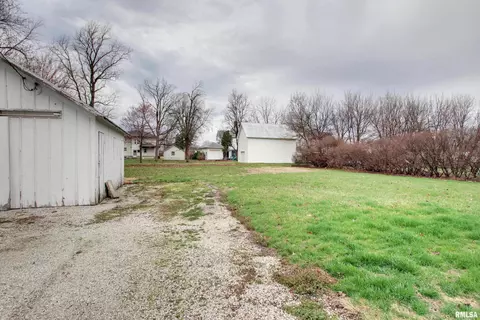 Exterior - 214 N Ohio St, Camp Point, IL 62320 photo 4 of 4