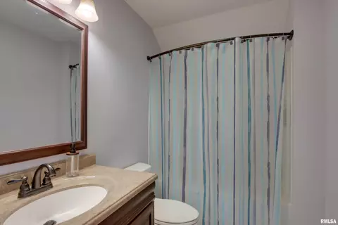 Bath - 214 N Ohio St, Camp Point, IL 62320 photo 1 of 2