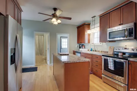Kitchen - 214 N Ohio St, Camp Point, IL 62320 photo 2 of 5