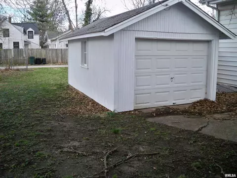1933 S Pasfield St, Springfield, IL 62704 photo 2