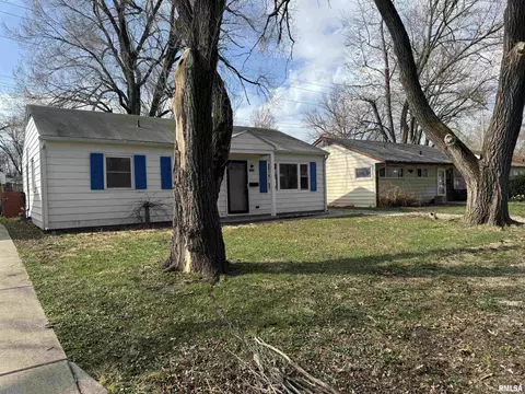 2418 Wilshire Rd, Springfield, IL 62703
