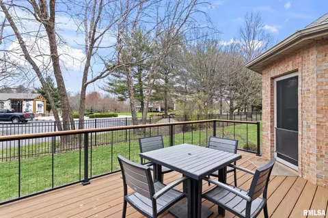 Exterior - 3113 Ironoak Cir, Springfield, IL 62711 photo 3 of 7