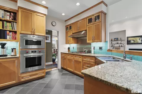 Kitchen - 3113 Ironoak Cir, Springfield, IL 62711 photo 1 of 4
