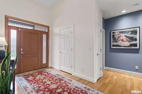 Entry Way - 3113 Ironoak Cir, Springfield, IL 62711 photo 2 of 5