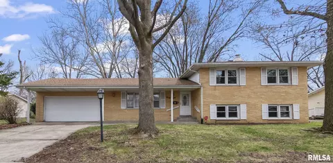 48 Danbury Dr, Springfield, IL 62704