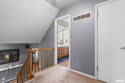 Entry Way - 48 Danbury Dr, Springfield, IL 62704 photo 2 of 2