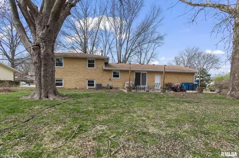 Exterior - 48 Danbury Dr, Springfield, IL 62704 photo 4 of 6