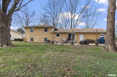 Exterior - 48 Danbury Dr, Springfield, IL 62704 photo 5 of 6