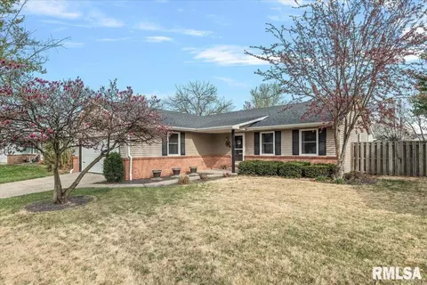 195 Teal Dr, Chatham, IL 62629