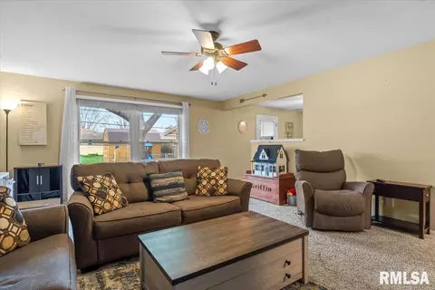 16 Marian Ln, Springfield, IL 62704 photo 4
