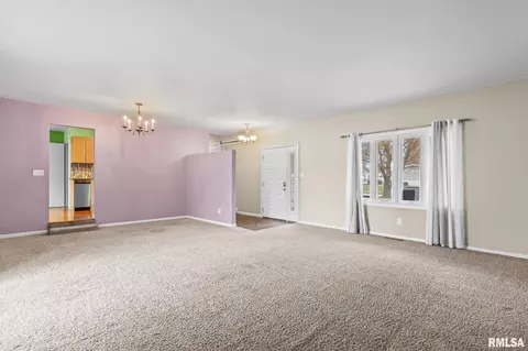 2216 Fairway Dr, Springfield, IL 62704 photo 6